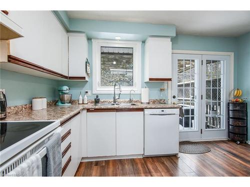67 Pinemeadow Crescent, Waterloo, ON - Indoor Photo Showing Kitchen With Double Sink