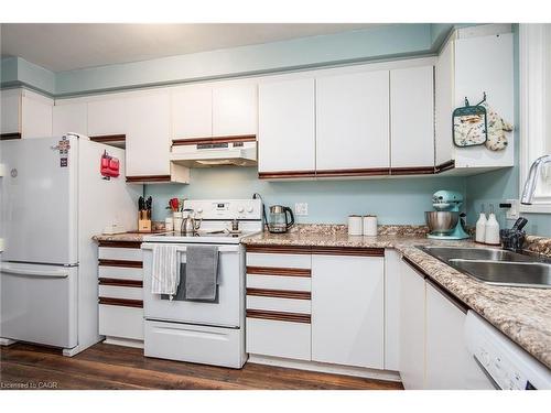 67 Pinemeadow Crescent, Waterloo, ON - Indoor Photo Showing Kitchen With Double Sink
