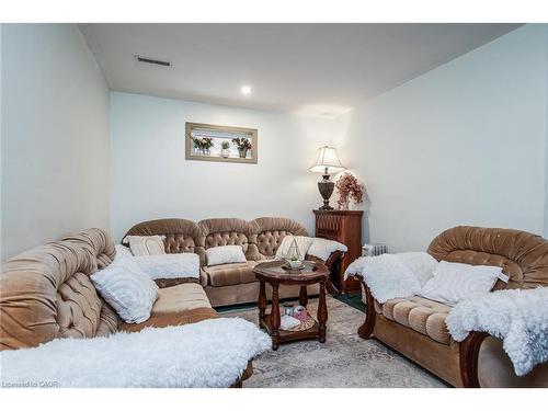 67 Pinemeadow Crescent, Waterloo, ON - Indoor Photo Showing Living Room