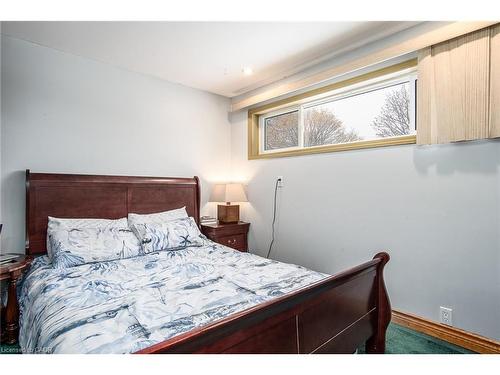 67 Pinemeadow Crescent, Waterloo, ON - Indoor Photo Showing Bedroom