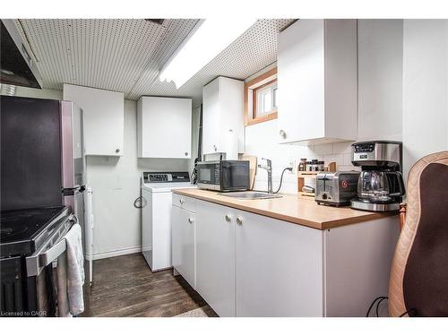 67 Pinemeadow Crescent, Waterloo, ON - Indoor Photo Showing Kitchen