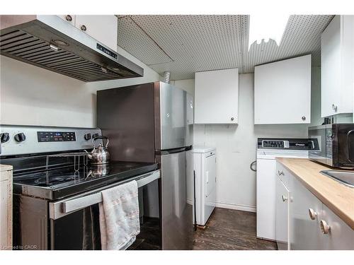67 Pinemeadow Crescent, Waterloo, ON - Indoor Photo Showing Kitchen