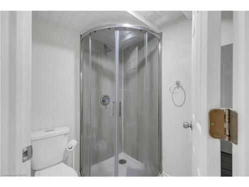 48 Luscombe Street, Hamilton, ON - Indoor Photo Showing Bathroom