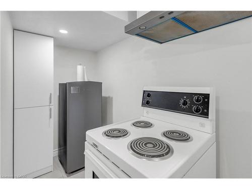 48 Luscombe Street, Hamilton, ON - Indoor Photo Showing Kitchen