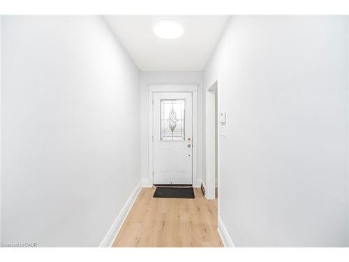 8 Leeds Street, Hamilton, ON - Indoor Photo Showing Other Room