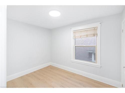 8 Leeds Street, Hamilton, ON - Indoor Photo Showing Other Room