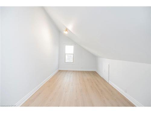 8 Leeds Street, Hamilton, ON - Indoor Photo Showing Other Room