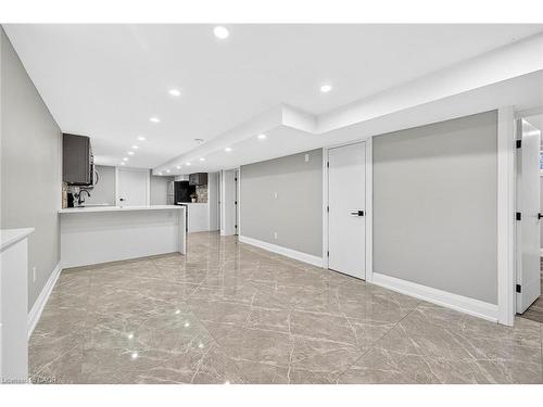 2298 Fassel Avenue, Burlington, ON - Indoor