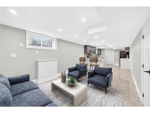 2298 Fassel Avenue, Burlington, ON - Indoor