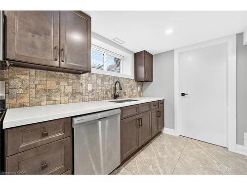 2298 Fassel Avenue, Burlington, ON - Indoor Photo Showing Kitchen