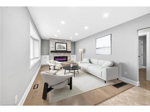 2298 Fassel Avenue, Burlington, ON - Indoor Photo Showing Other Room