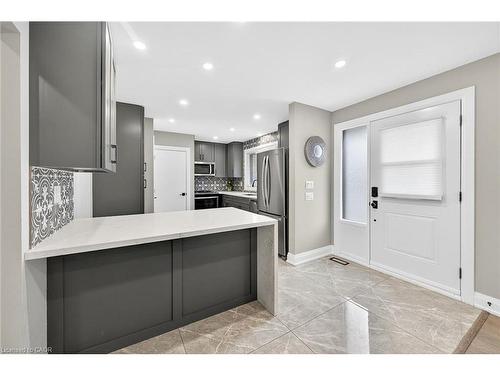 2298 Fassel Avenue, Burlington, ON - Indoor