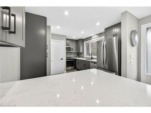 2298 Fassel Avenue, Burlington, ON - Indoor Photo Showing Kitchen