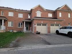 2-3045 Gladeside Avenue  Oakville, ON L6M 0R3