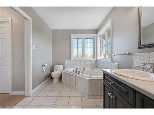 1295 Sheffield Road, Cambridge, ON - Indoor Photo Showing Bathroom