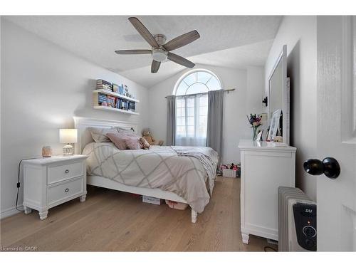 1295 Sheffield Road, Cambridge, ON - Indoor Photo Showing Bedroom