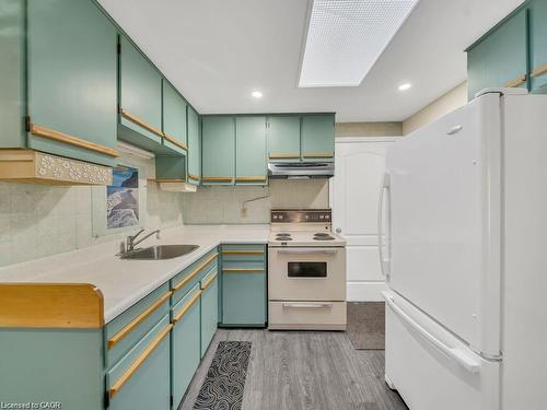 34 Belwood Crescent, Kitchener, ON - Indoor Photo Showing Kitchen