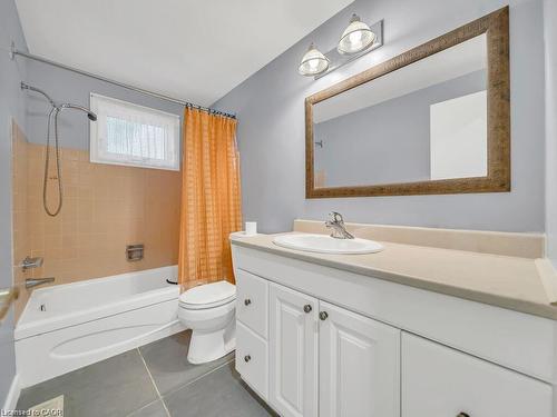 34 Belwood Crescent, Kitchener, ON - Indoor Photo Showing Bathroom