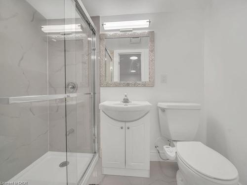 34 Belwood Crescent, Kitchener, ON - Indoor Photo Showing Bathroom