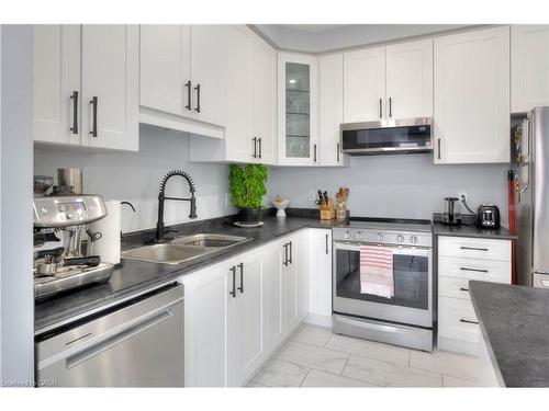 40-47 Gleason Crescent, Kitchener, ON - Indoor Photo Showing Kitchen With Double Sink