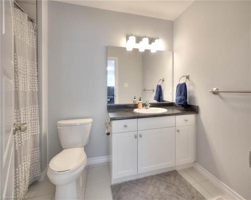 40-47 Gleason Crescent, Kitchener, ON - Indoor Photo Showing Bathroom