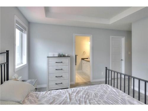 40-47 Gleason Crescent, Kitchener, ON - Indoor Photo Showing Bedroom