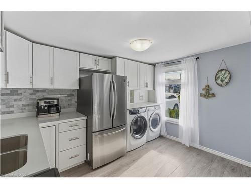 9 Hope Avenue, Hamilton, ON - Indoor Photo Showing Laundry Room