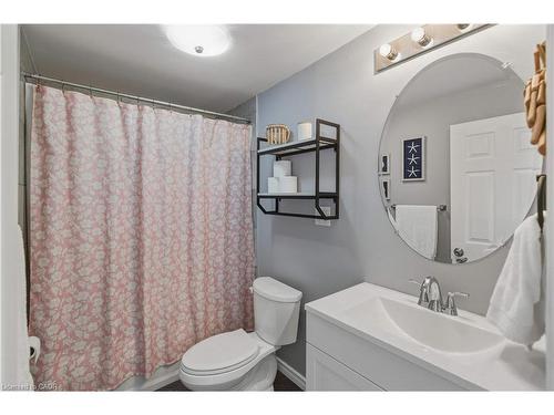 9 Hope Avenue, Hamilton, ON - Indoor Photo Showing Bathroom