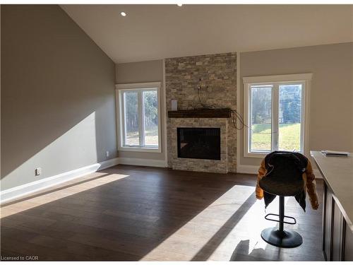 75 Robinson Road, Cambridge, ON - Indoor Photo Showing Living Room With Fireplace
