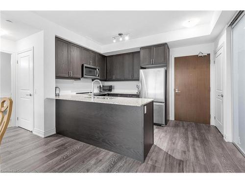 226-1050 Main Street E, Milton, ON - Indoor Photo Showing Kitchen
