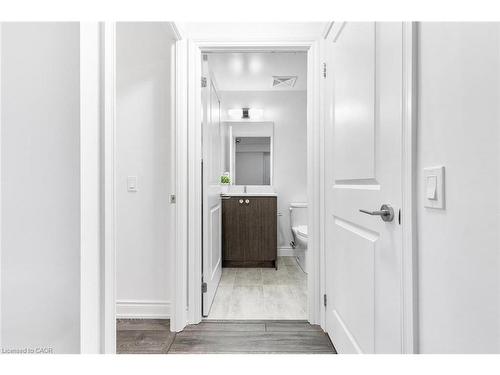 226-1050 Main Street E, Milton, ON - Indoor Photo Showing Other Room