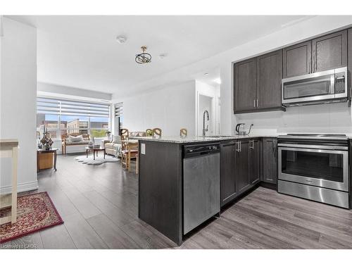 226-1050 Main Street E, Milton, ON - Indoor Photo Showing Kitchen