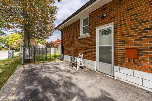 105 Mcelroy Road E, Hamilton, ON - Outdoor With Exterior