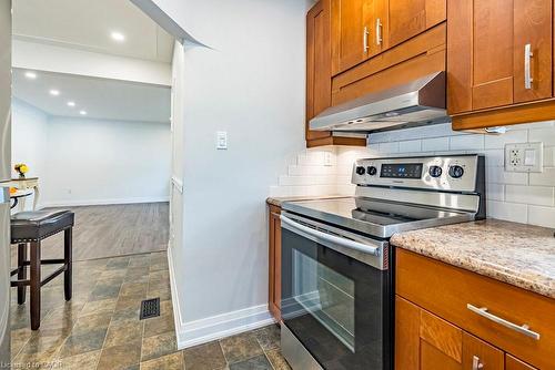 105 Mcelroy Road E, Hamilton, ON - Indoor Photo Showing Kitchen