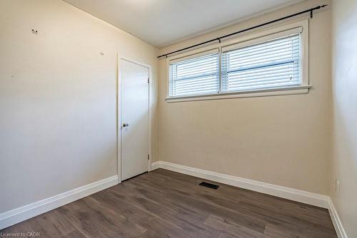 105 Mcelroy Road E, Hamilton, ON - Indoor Photo Showing Other Room