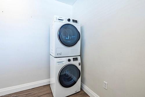 105 Mcelroy Road E, Hamilton, ON - Indoor Photo Showing Laundry Room