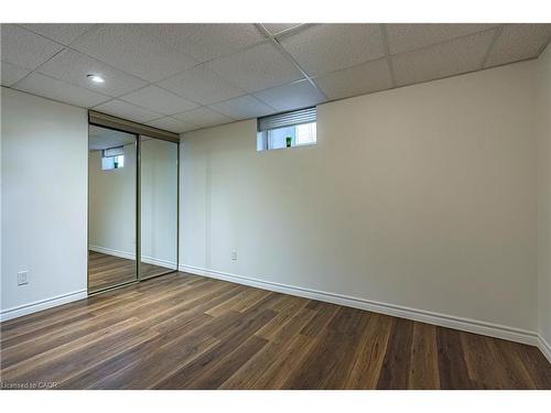 105 Mcelroy Road E, Hamilton, ON - Indoor