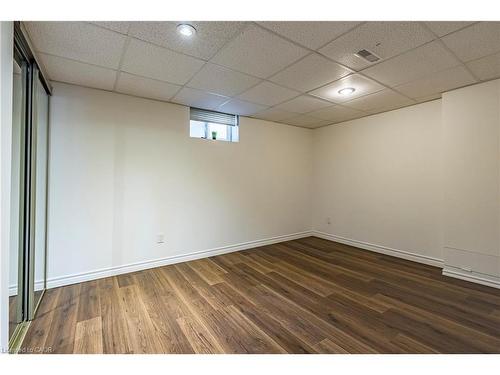 105 Mcelroy Road E, Hamilton, ON - Indoor Photo Showing Other Room