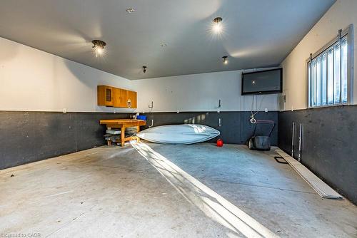 105 Mcelroy Road E, Hamilton, ON - Indoor