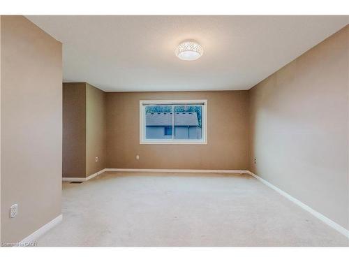 195 Duncairn Crescent, Hamilton, ON - Indoor Photo Showing Other Room