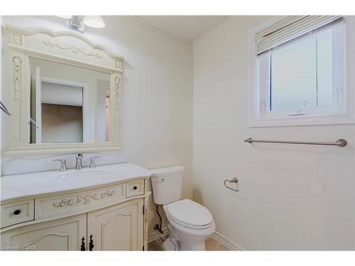 195 Duncairn Crescent, Hamilton, ON - Indoor Photo Showing Bathroom