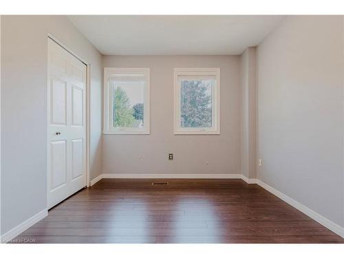 195 Duncairn Crescent, Hamilton, ON - Indoor Photo Showing Other Room