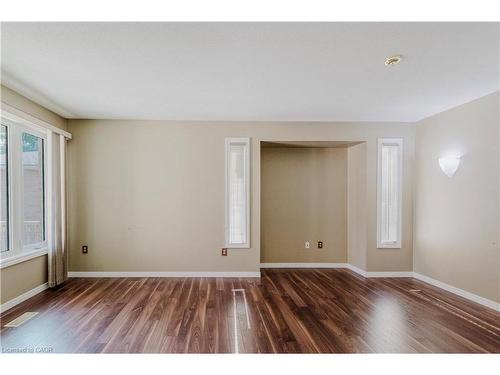 195 Duncairn Crescent, Hamilton, ON - Indoor Photo Showing Other Room