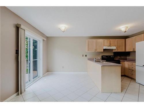 195 Duncairn Crescent, Hamilton, ON - Indoor Photo Showing Kitchen