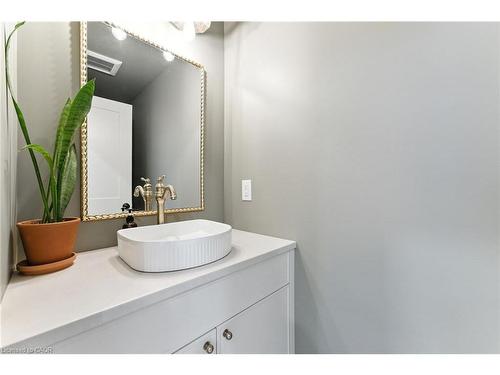 13 Linden Street, Aylmer, ON - Indoor Photo Showing Bathroom