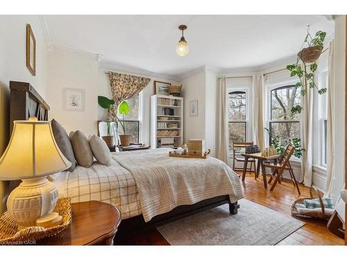 123 Main Street W, Grimsby, ON - Indoor Photo Showing Bedroom