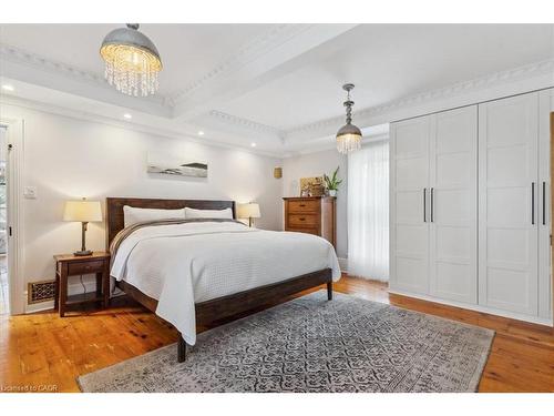 123 Main Street W, Grimsby, ON - Indoor Photo Showing Bedroom