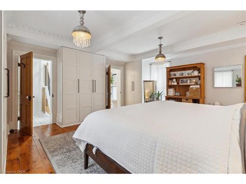 123 Main Street W, Grimsby, ON - Indoor Photo Showing Bedroom