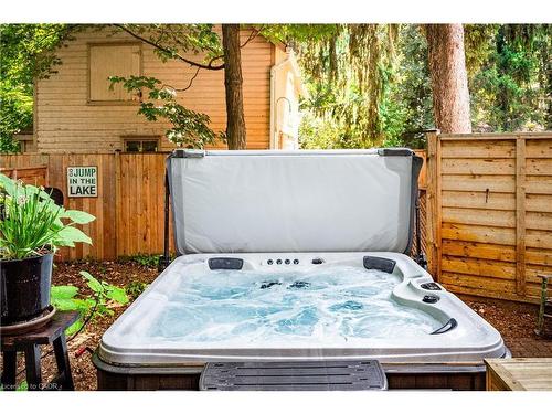 123 Main Street W, Grimsby, ON - Outdoor