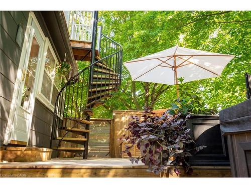 123 Main Street W, Grimsby, ON - Outdoor